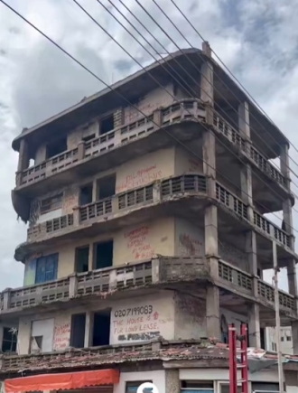 Osu: 'Weak' storey building being demolished after three floors collapsed [VIDEO]