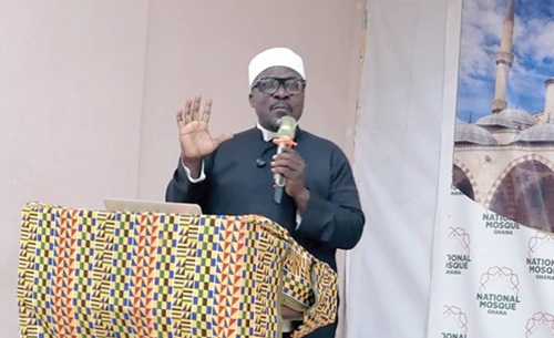 Dr Sheikh Said Mukhtar Abubakar (right) addressing the participants in the lecture