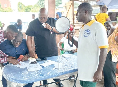 Members of the landing beach premix committees rendering accounts to the community in the presence of some National Premix Fuel Secretariat officials