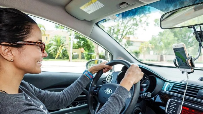 Uber rolls out women-only option in the US