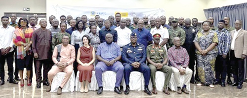 Dignitaries and participants in the workshop
