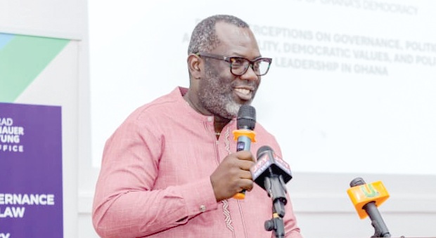 Dr Joseph A. Darmoe, Senior Lecturer at GIMPA, presenting findings of the survey