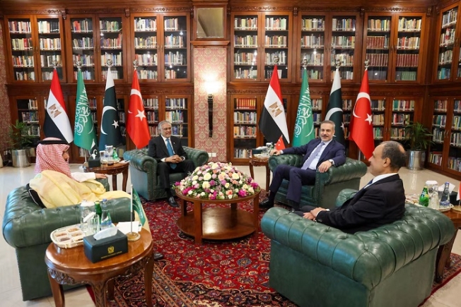 Foreign Ministers Badr Abdelatty of Egypt, Prince Faisal bin Farhan Al Saud of Saudi Arabia, Ishaq Dar of Pakistan and Hakan Fidan of Turkey meet to discuss regional de-escalation, amid the U.S.-Israel conflict with Iran, in Islamabad, Pakistan, March 29, 2026. Muammer Tan/Turkish Foreign MinistryHandout via REUTERS 