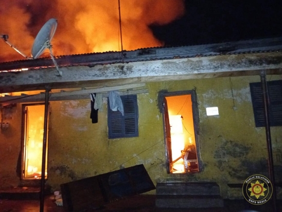 Faulty fan regulator sparks domestic fire at Suhum Konfine, two rooms destroyed