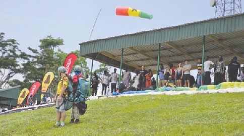 Kwahu Easter paragliding