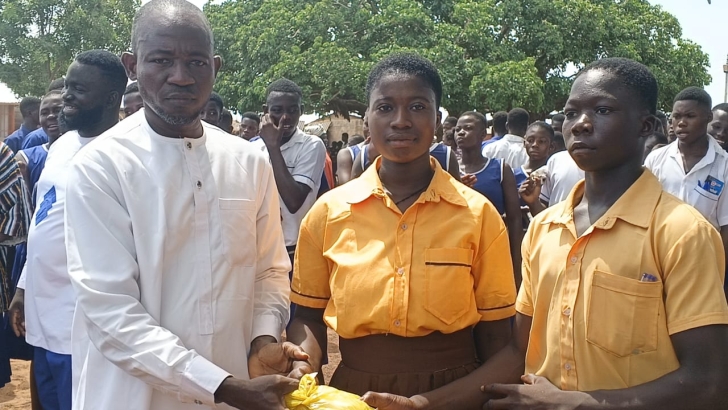 Kpandai DCE supplies free lunch to BECE candidates