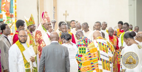 The Most Reverend Dr Cyril Kobina Ben-Smith (arrowed), the Archbishop and Primate of the Church of the Province of West Africa of the Anglican  Church, leading the clergy to pray for Otumfuo Osei Tutu II, the Asantehene