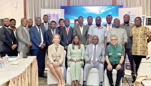 Seated: Fenella Forst (left), UNDP Resident Representative in Malawi; Patrica Wiskies (2nd from left), Malawian Minister of Natural Resources and Climate Change; Seidu Issifu (2nd from right), Minister of State, Climate Change and Sustainability, and Niloy Banerjee (right), UNDP Resident Representative in Ghana, with other participants in the meeting