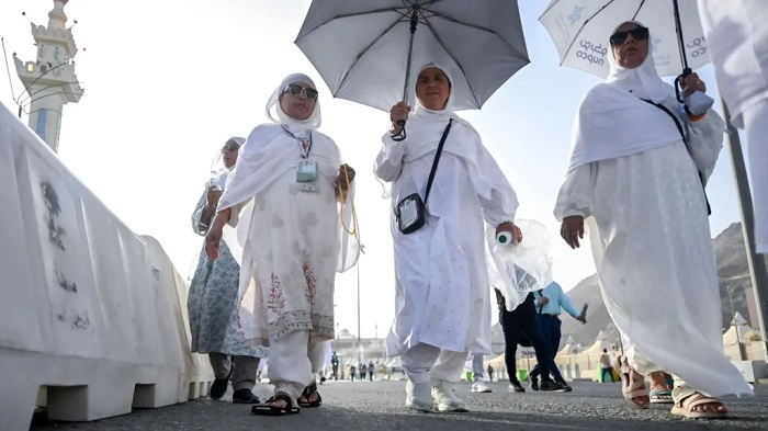 The pilgrims had to contend with temperatures of 45C on the first day of the Hajj