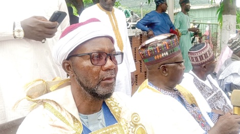 Eastern Regional Chief Imam and the congregants at the Koforidua Central Mosque