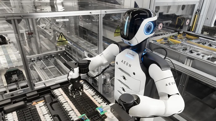Aeon can work for three hours before needing to swap its battery