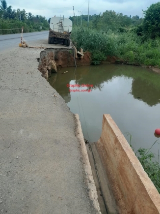 VIDEO: Akyerensua-Hwidiem road safety hazard unresolved 4 months after citizen journalist's report