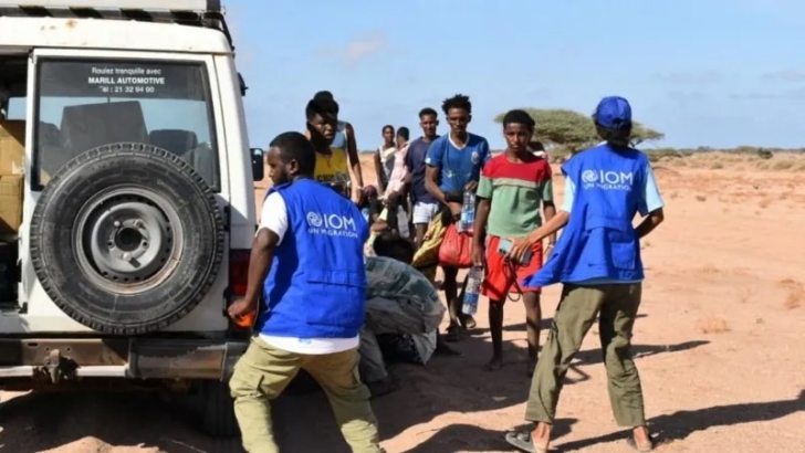 IOM workers receiving migrants near Guhere, north of the port town of Obock