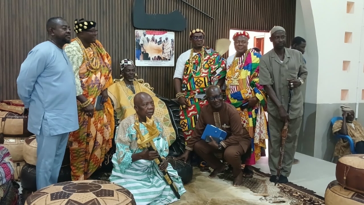 Yagbonwura Bii-Kunuto Jewu Soale I(seated in middle), Overlord of Gonjaland with the delegation from Anlo