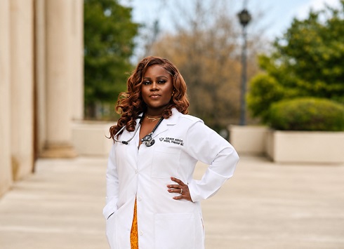 Kaakie earns doctorate in nursing, launches mental health practice in US