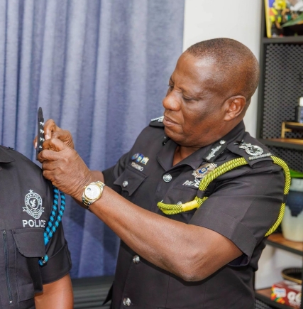 7 policemen who arrested 5 suspects in connection with robbery and murder of gold dealer at Agona Nkwanta promoted by IGP