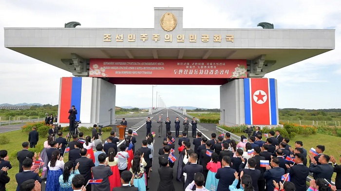 The road spans the Tumen river connecting the border cities of Rason and Khasan.