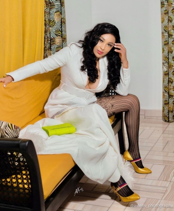 Birthday Bliss: Nikki Samonas shines on chapter 38