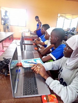 Some of the beneficiaries explaining some concepts