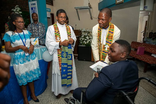 Master Paul Obuamah receiving his award Master Paul Obuamah receiving his award