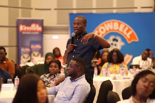 A distributor making an enquiry and contribution during the Partners’ Dialogue