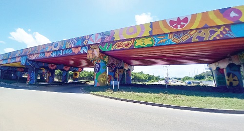 One of the few places in the city with beautiful graffiti that prevents the posting of bills 