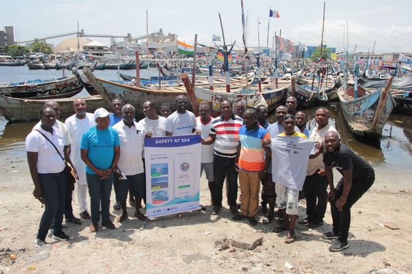 Civil society organisations provide information on the climate to fishermen