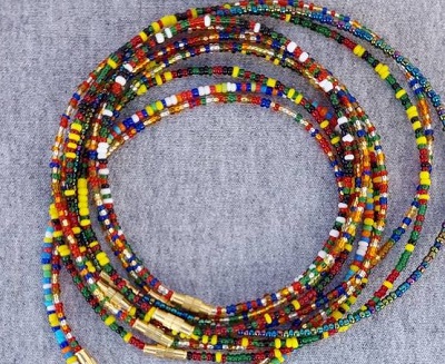 Simple anklets, whether in the form of a chain, leather or bead, is a great way to become accustomed to wearing an anklet, usually subtle and delicate enough to go out.