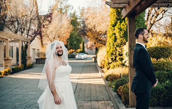 Just before the first look, a tradition where the (real) bride reveals her dress to her partner