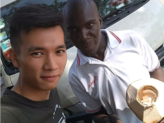 Sonlink Company Marketing Manager - Liu Jiaqi with one of the employee. Employees are prohibited from using their computers or mobile phones to browse any non-work related things.