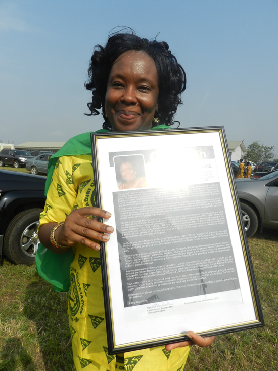 DSCN9979 Dr. Sylvia Josephine Anie displays the citation