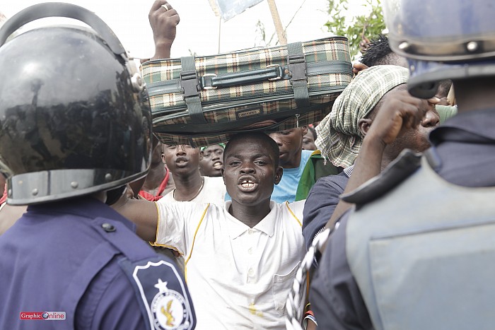 Residents of Old Fadama, popularly referred to as “Sodom and Gomorrah” Monday morning hit the streets to demonstrate against the demolition exercise