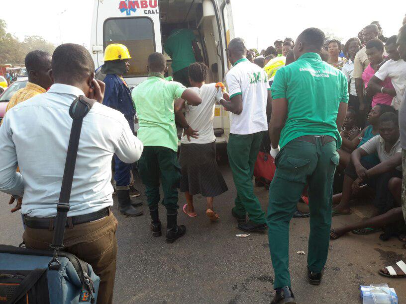 An injured person being taken to the ambulance