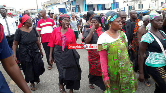 Elderly folks took to the street in Kumasi Wednesday morning to demonstrate over harsh economic conditions