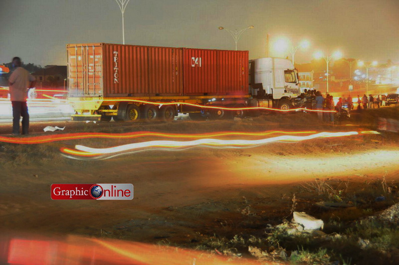 trailer rams cars  4 