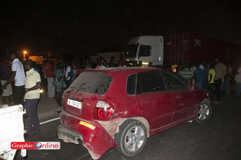 trailer rams cars  8 