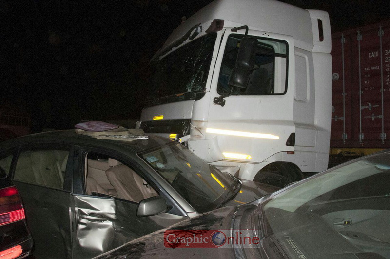 trailer rams cars  9 