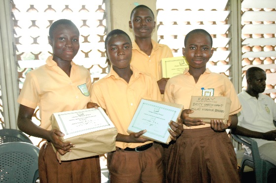 Some of the winners of Amusudai JHS displaying their prizes.