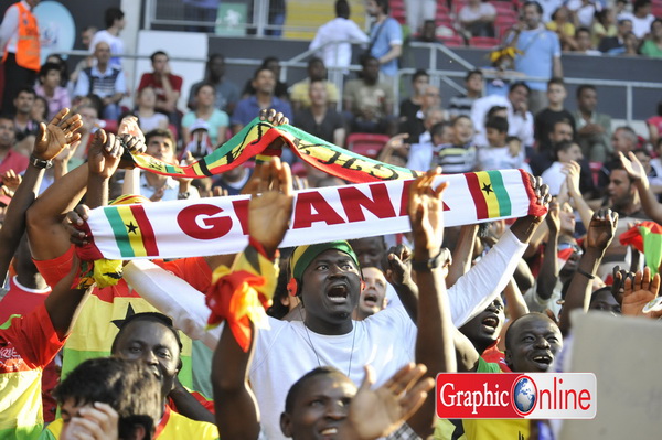 Cheering fans of the Black Satellites of Ghana. Photo by Emmanuel Quaye/Daily Graphic