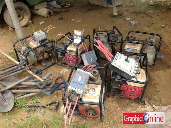 A number of water pumps abandoned by the fleeing miners.