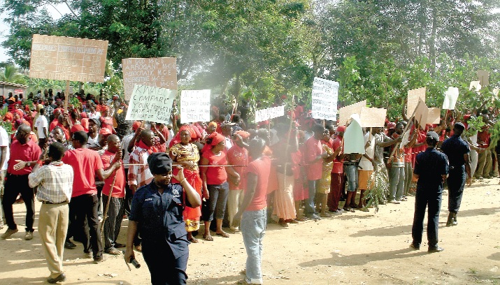 Angry landlords and tenants venting their spleen on the Suhum Municipal Assembly.