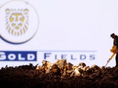 Gold Fields eyes share buyback amid rising gold prices