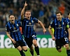 Inter Milan's Italian midfielder Davide Frattesi celebrates scoring his team's fourth goal with teammates during the UEFA Champions League in Milan on May 6, 2025.