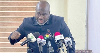 Dr John Apea, Head of Mission for the Commonwealth Enterprise and Investment Council, addressing the news conference