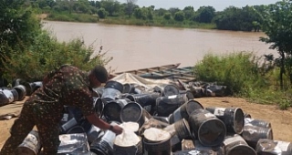 Immigration intercepts suspected cyanide shipment along Black Volta