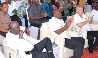 Ibrahim Mahama (middle), Chief Executive Officer, Engineers and Planners Company Limited, Sir Sam Jonah (left) and other stakeholders applauding after the presentation