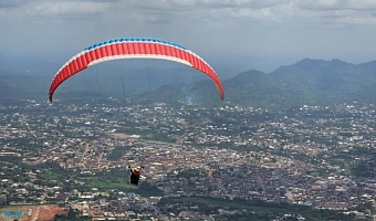 Kwahu Easter paragliding festival opens at Odweanoma