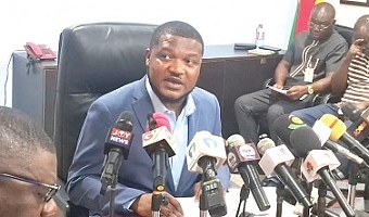 Isaac Tandoh (left), Chief Executive Officer, Minerals Commission, addressing the media