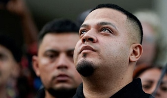 Kilmar Abrego, the migrant whose wrongful deportation to El Salvador made him a symbol of U.S. President Donald Trump's aggressive immigration policies, attends an event with supporters as he appears for a check-in at the ICE Baltimore field office three days after his release from criminal custody in Tennessee, in Baltimore, Maryland, U.S. August 25, 2025. REUTERS/Elizabeth Frantz/File Photo