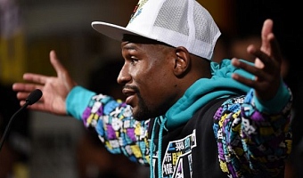 Boxer Floyd Mayweather risks losing US passport due to tax debt